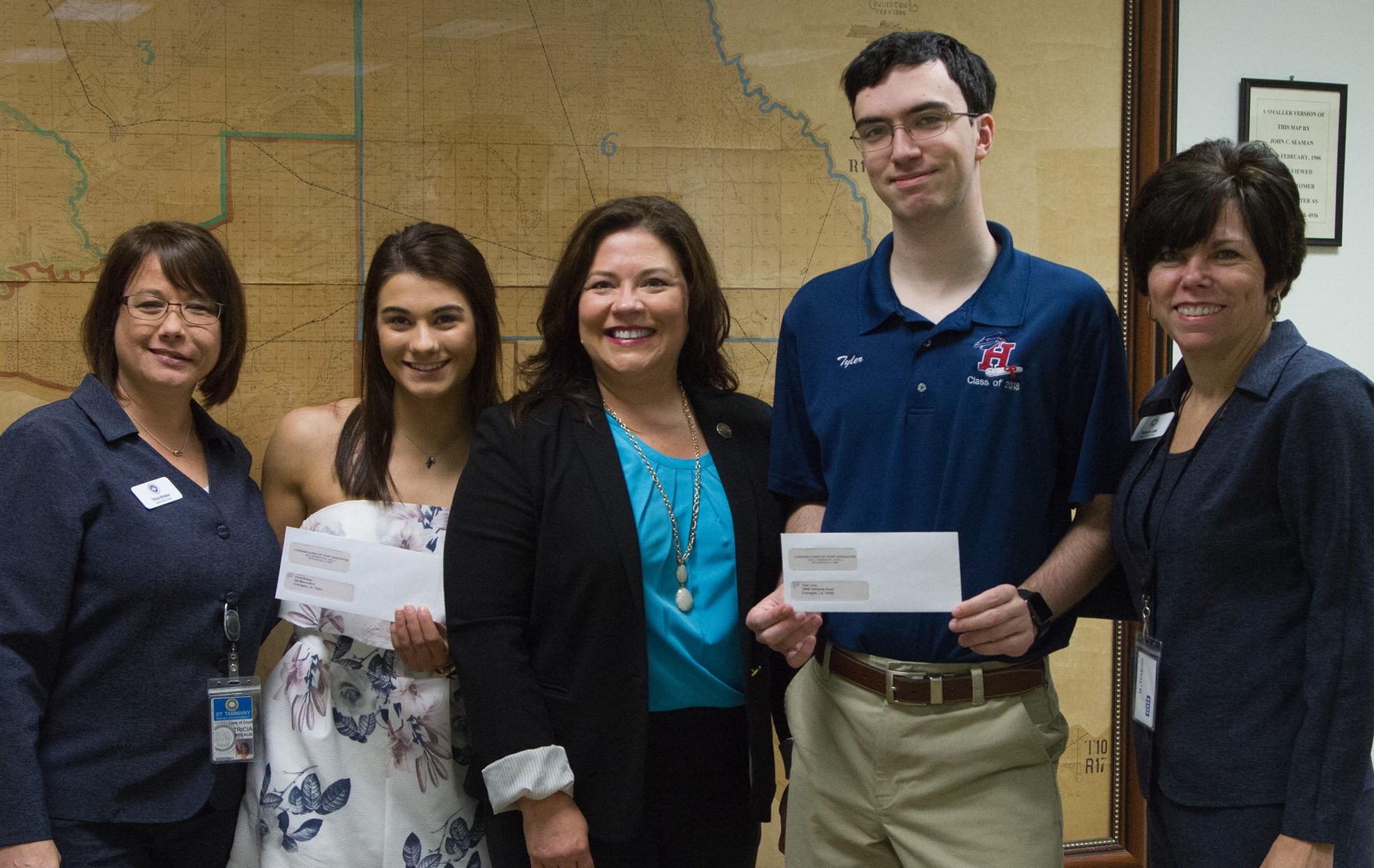 Henry awards Louisiana Clerks of Court Association Scholarships » St. Tammany Clerk of Court